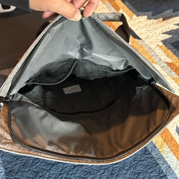 Thule gray changing bag - Picture 3 of 5